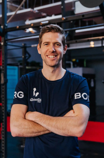 Lars van Maassen, trainer bij The Kettlebell Club in Nijmegen.