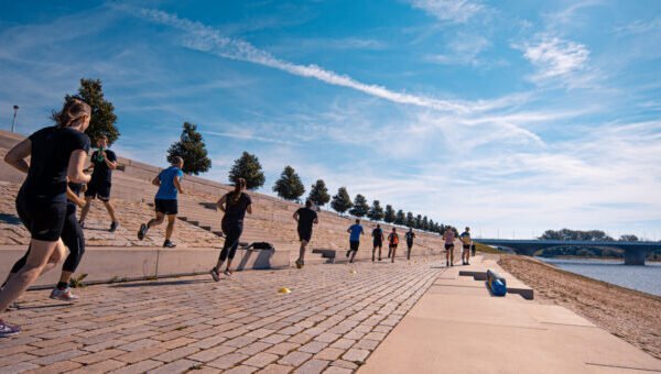 Bootcamp bij de Nevengeul in Nijmegen. The Kettlebell Club Nijmegen.